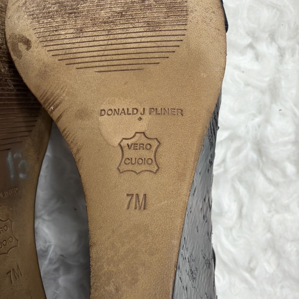 Donald J Pliner VIRGINIA WEDGE SANDALS T Strap Open Toe Patent Leather Platform - Picture 8 of 8